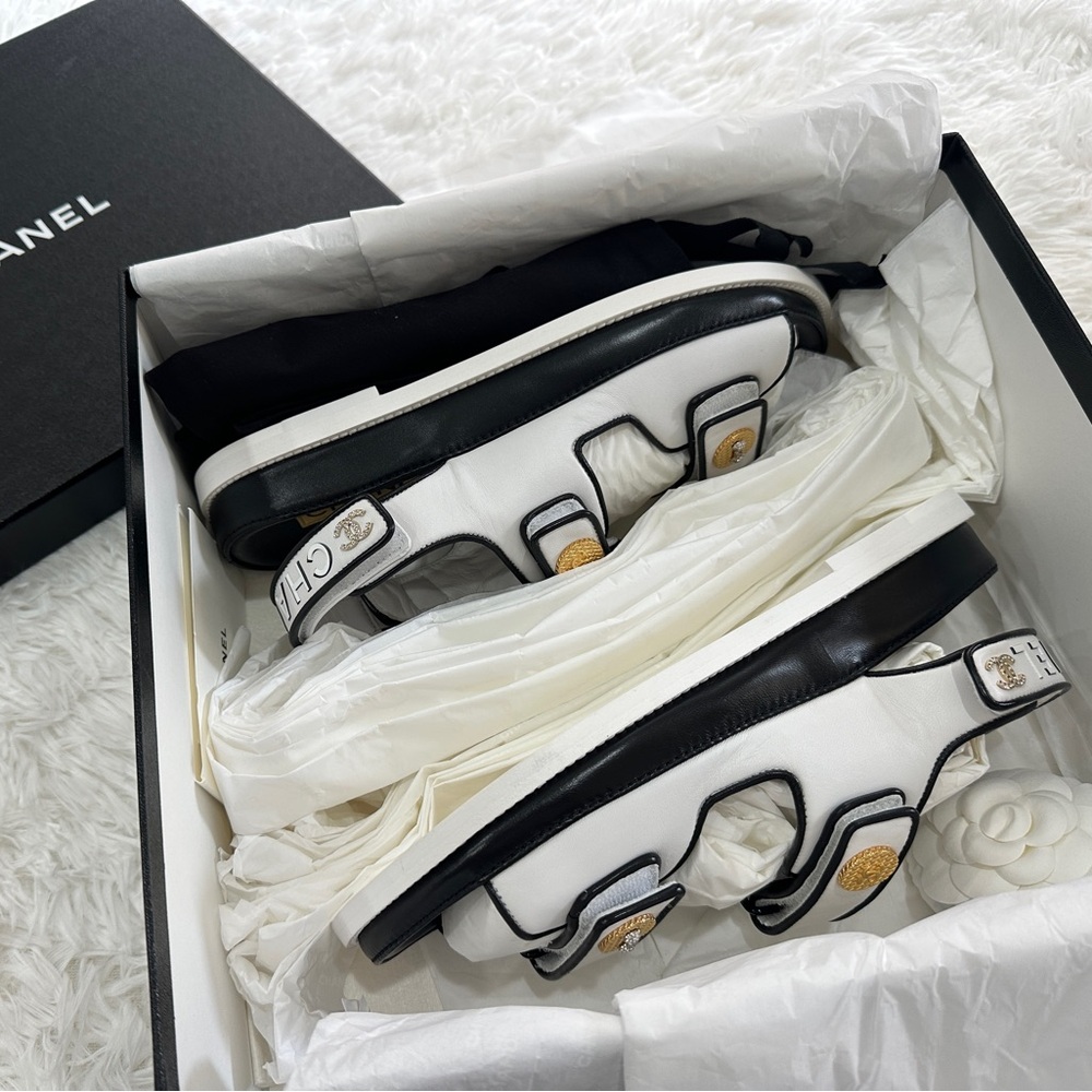 CHANEL WHITE/GOLD DAD SANDALS EU 38.5 - Picture 3 of 5